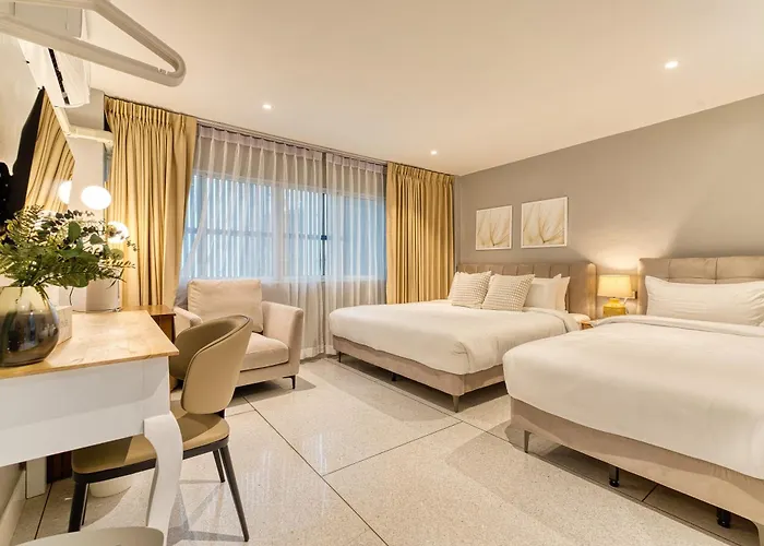 Ab House 3*