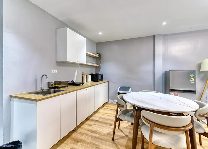 Ab House 3*