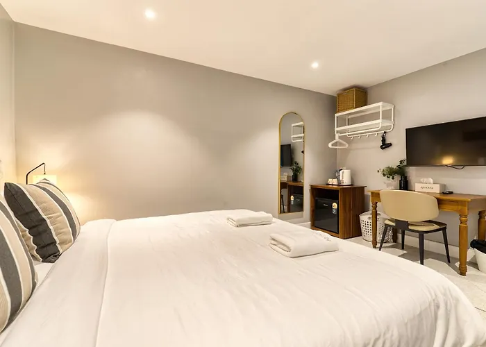 Ab House Aparthotel